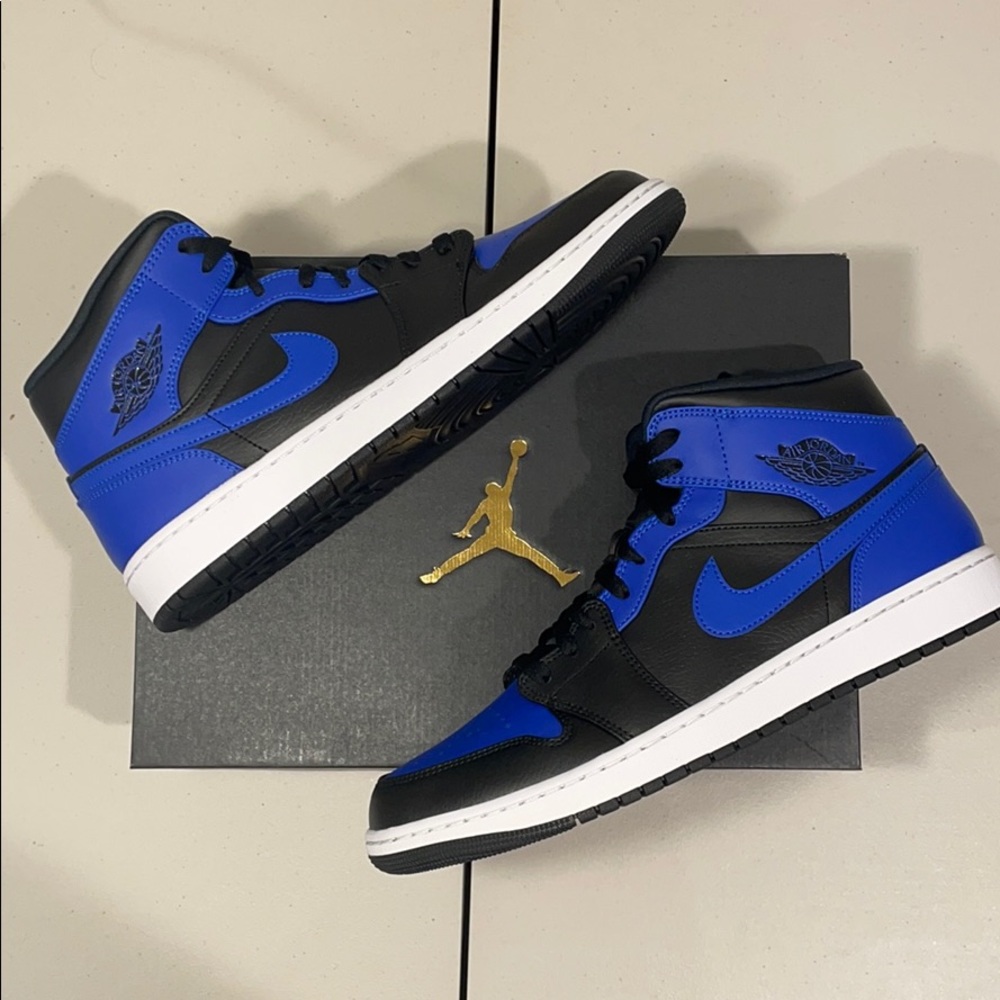 NEW Nike Air Jordan 1 Retro OG Mid Hyper Royal